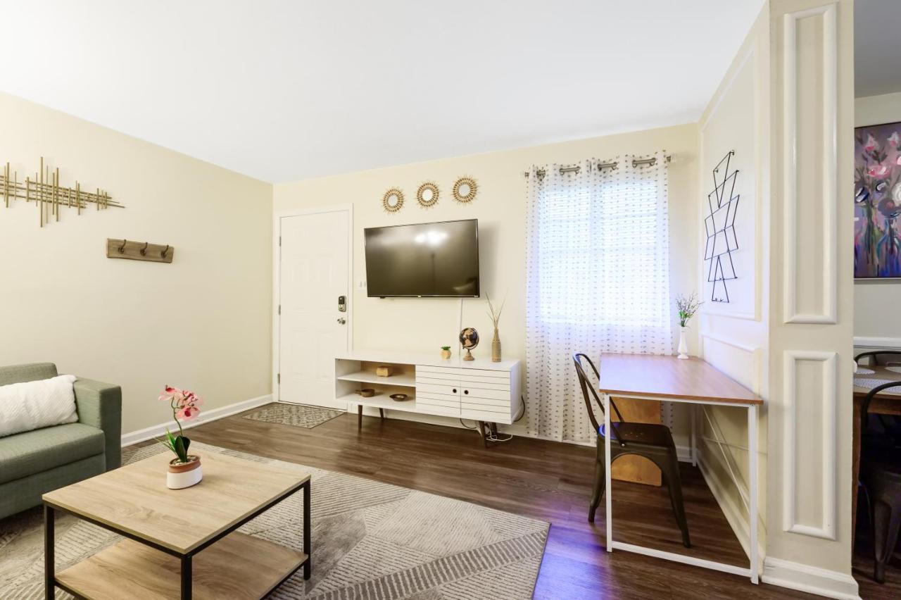 דורהאם Dapper Digs - King Bed - Long Term Stays - Duke מראה חיצוני תמונה