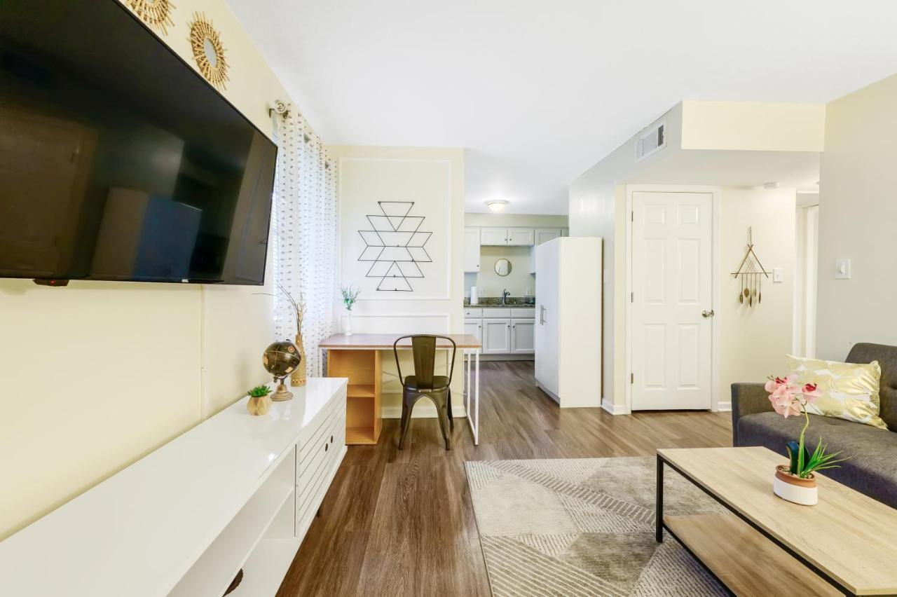 דורהאם Dapper Digs - King Bed - Long Term Stays - Duke מראה חיצוני תמונה