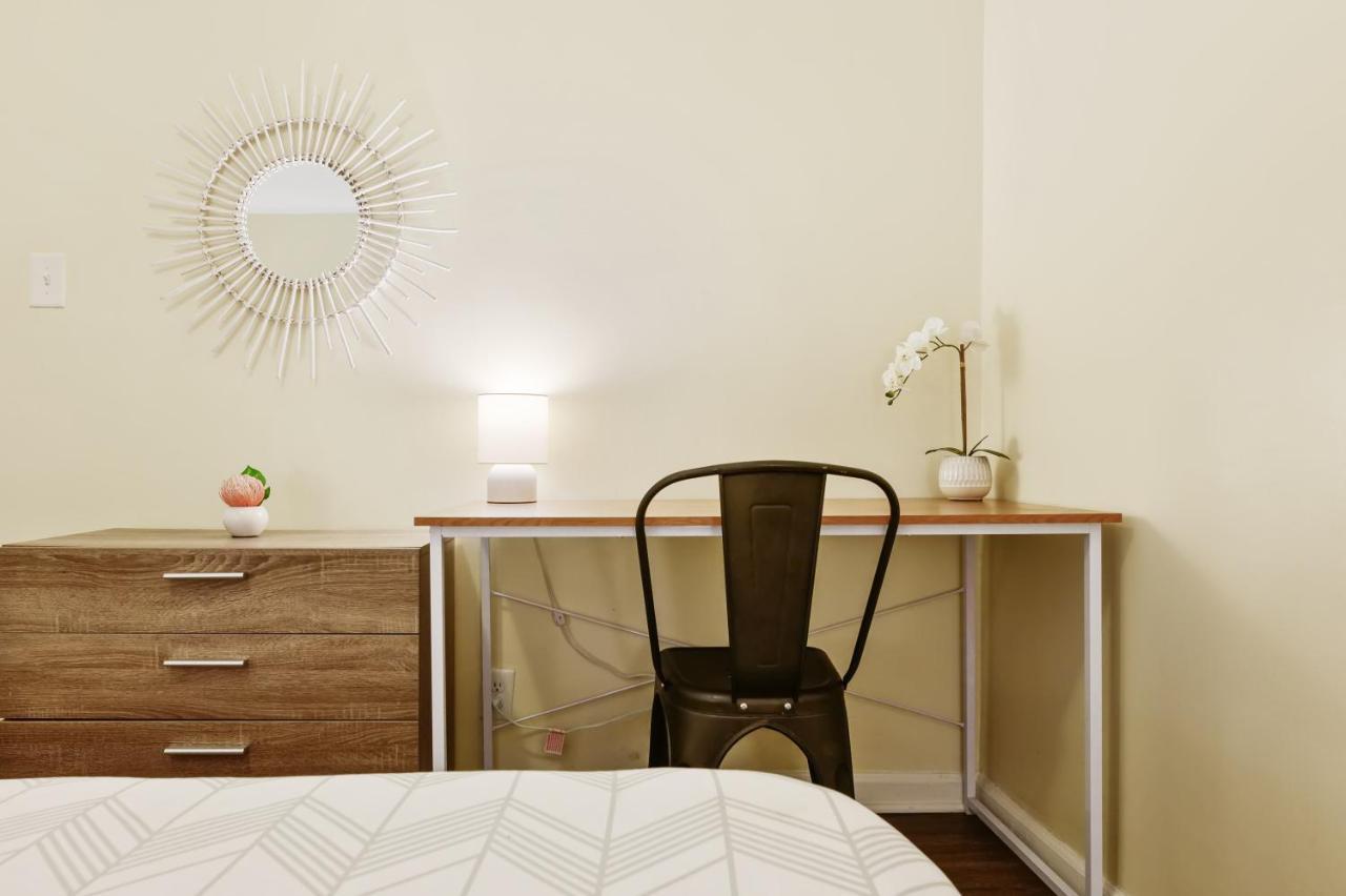 דורהאם Dapper Digs - King Bed - Long Term Stays - Duke מראה חיצוני תמונה
