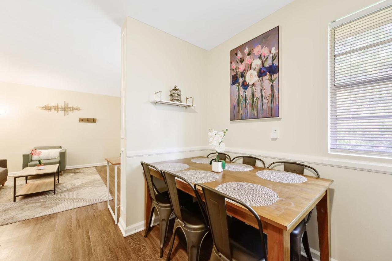 דורהאם Dapper Digs - King Bed - Long Term Stays - Duke מראה חיצוני תמונה