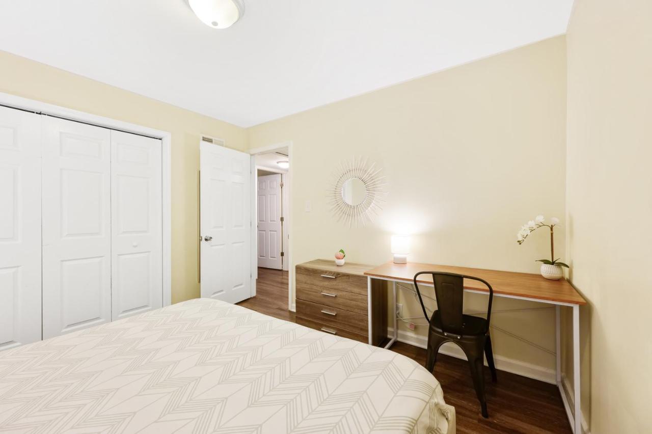 דורהאם Dapper Digs - King Bed - Long Term Stays - Duke מראה חיצוני תמונה