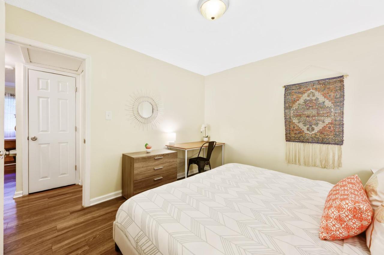 דורהאם Dapper Digs - King Bed - Long Term Stays - Duke מראה חיצוני תמונה